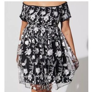 Torrid 1 Black White Embroidered Mini Lace Smocked Off Shoulder Dress 1X 14 16